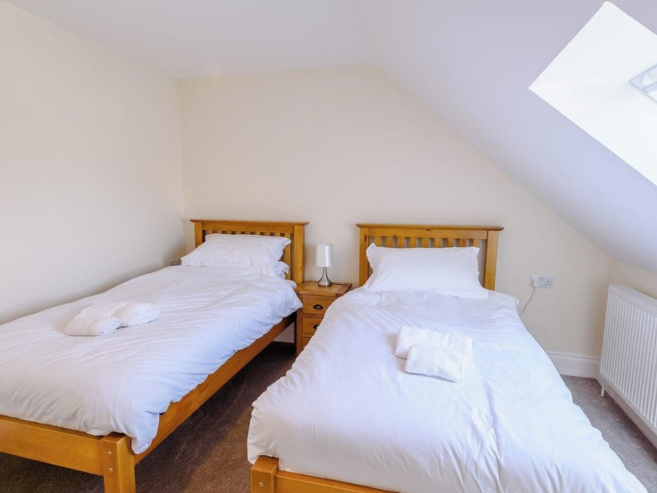 Twin bedroom | 4 Dawson Park - Dawson Holiday Homes, Mablethorpe