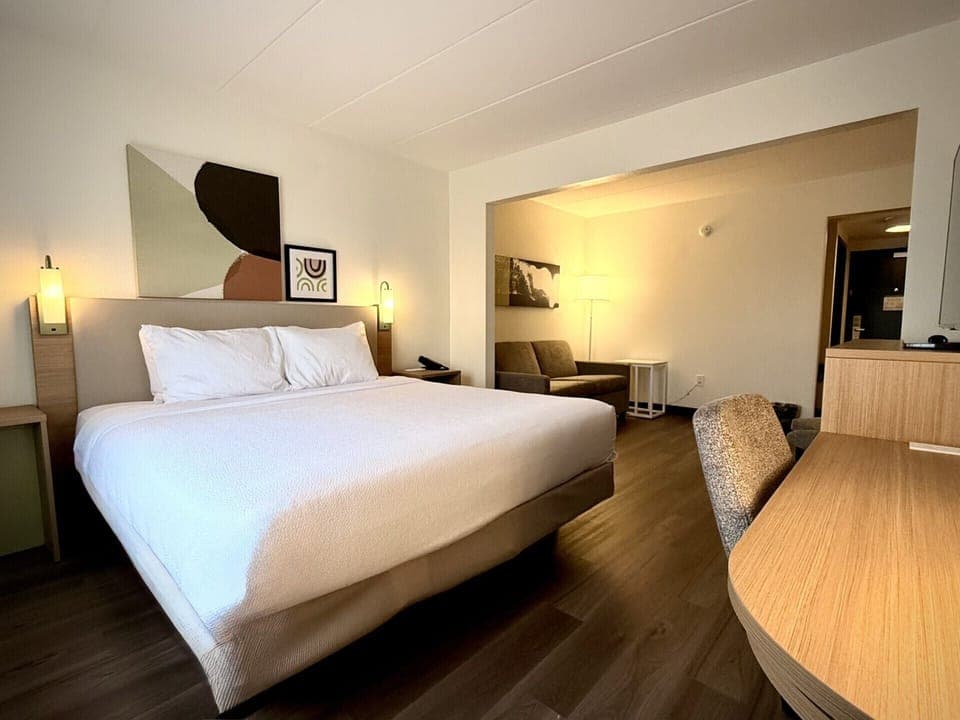 Desk, iron/ironing board, free cribs/infant beds, free WiFi