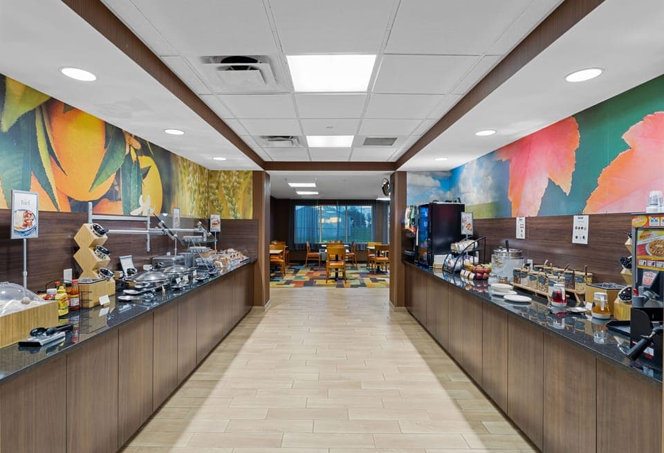 Free daily continental breakfast