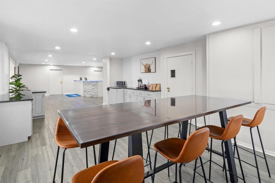 Free daily on-the-go breakfast