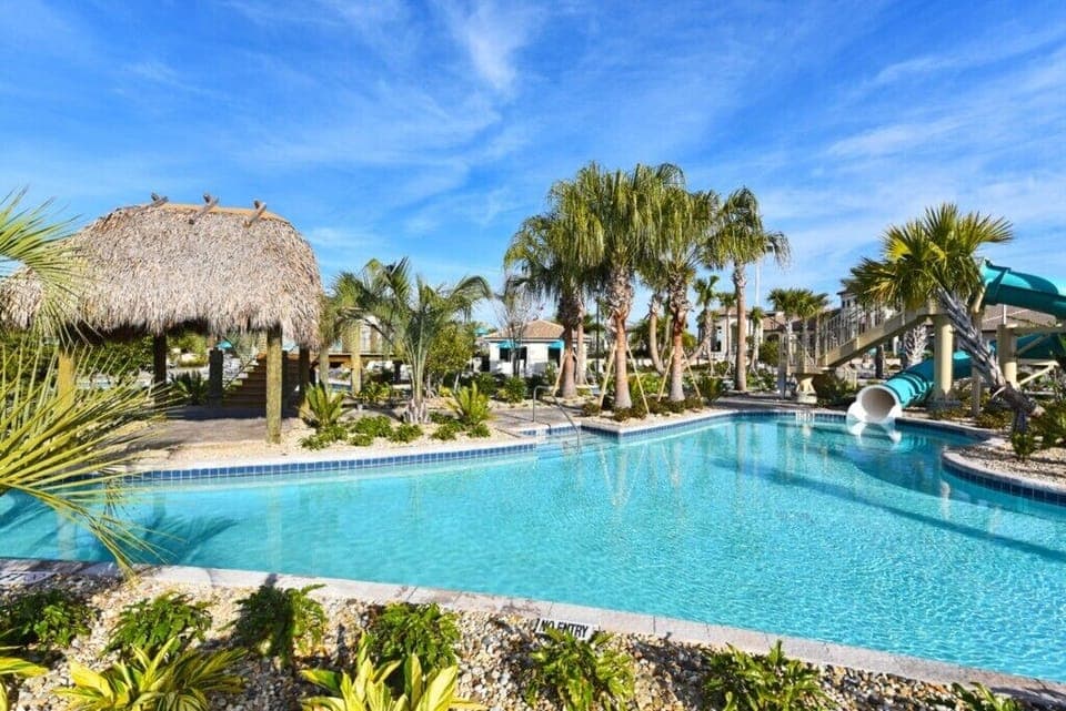 Beautiful 5 bed 5 bath villa located in Champions Gate Resort