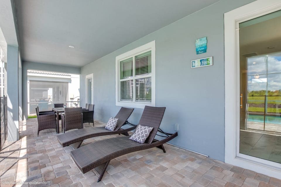 Beautiful 5 bed 5 bath villa located in Champions Gate Resort