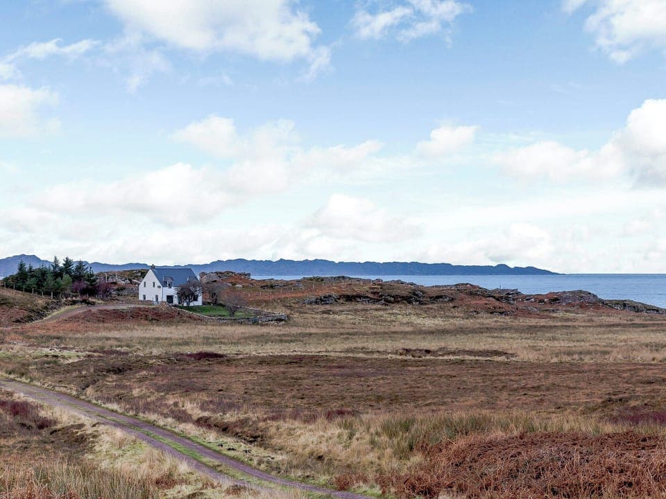 Setting | Cliff Cottage, Applecross, near Strathcarron