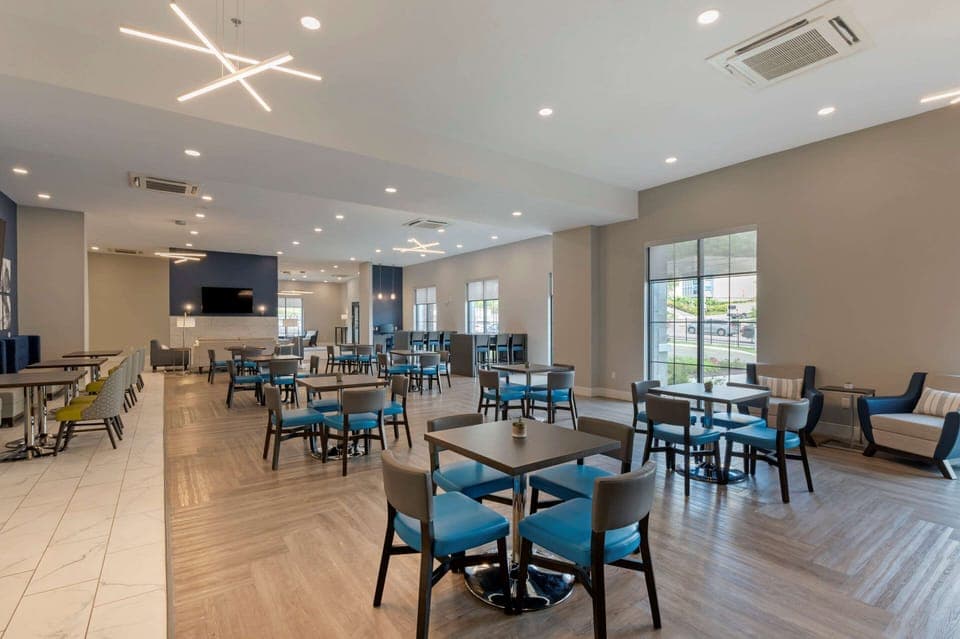 Free daily buffet breakfast