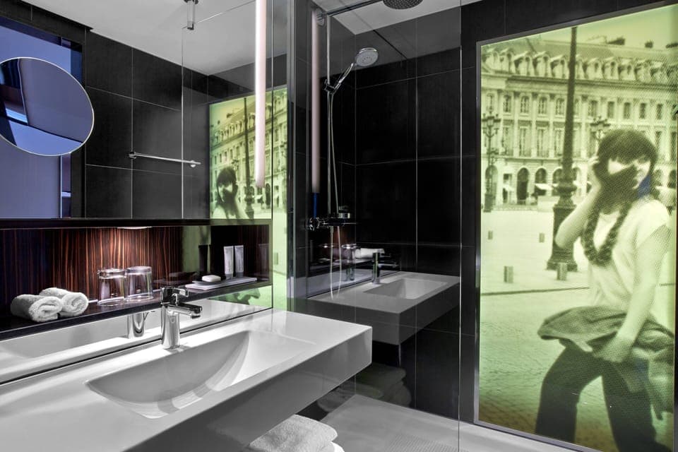 Rainfall showerhead, eco-friendly toiletries, hair dryer, towels