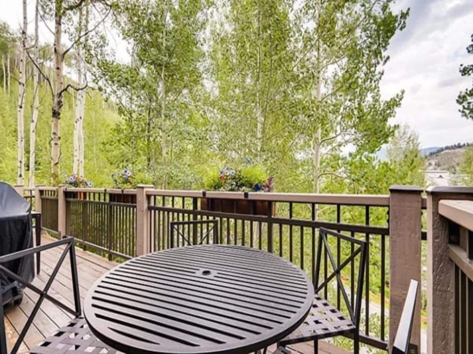 House (Beaver_Creek_Pines_3Bedroom_Den) | Exterior