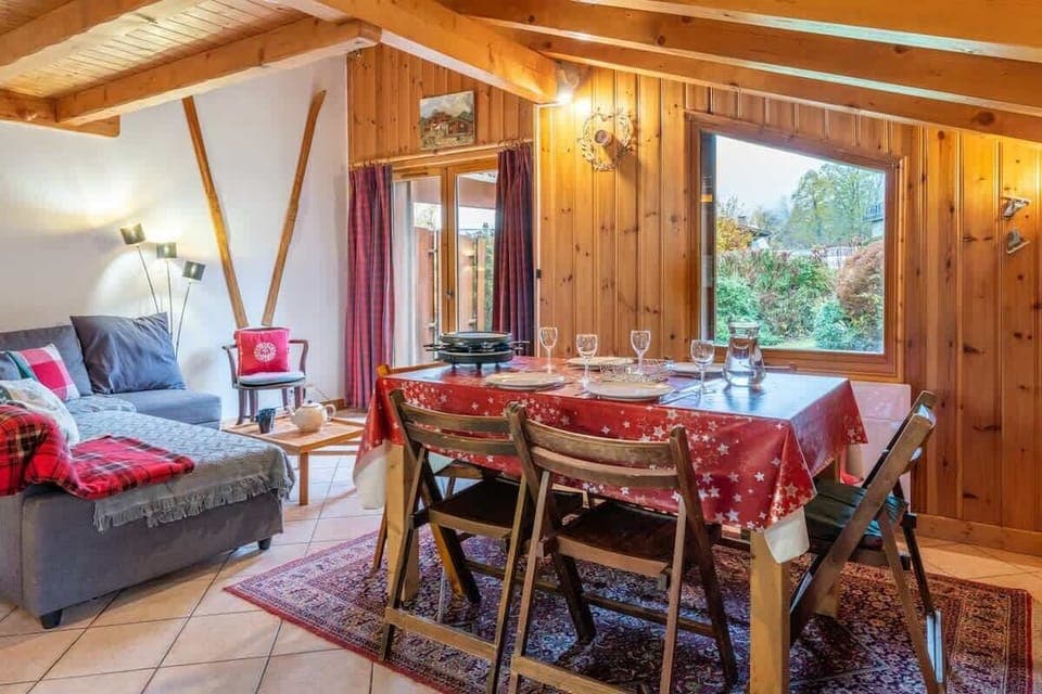 Cosy open plan kitchen dining room
