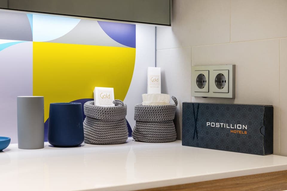 Shower, rainfall showerhead, towels, soap