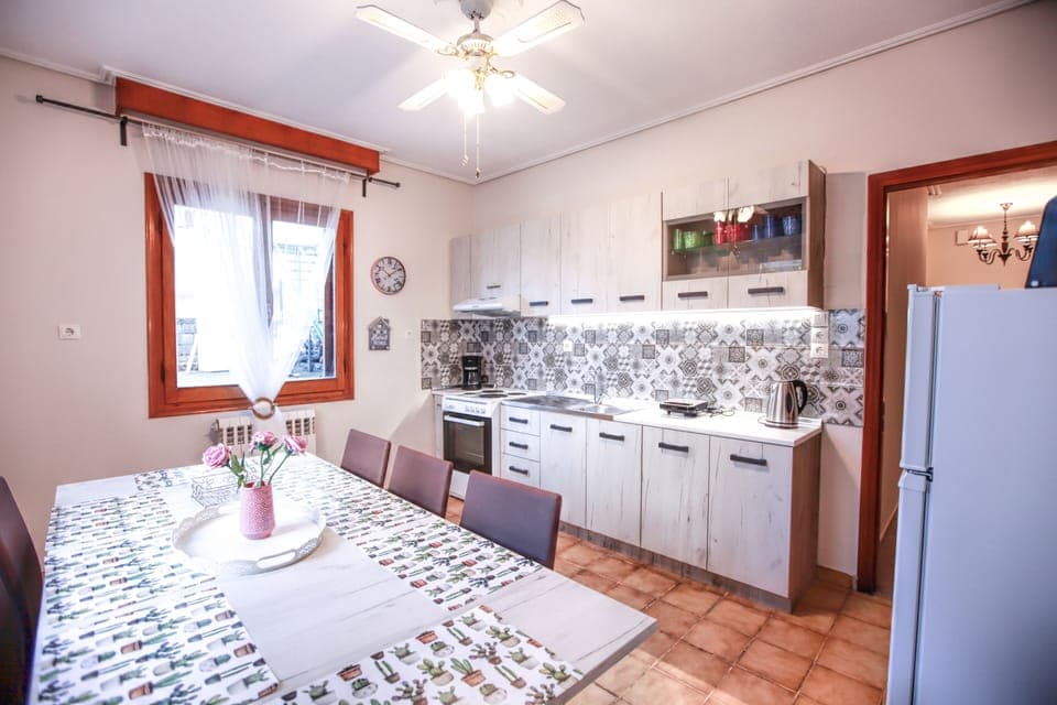 Apartment | Private kitchen | Fridge, oven, stovetop, electric kettle