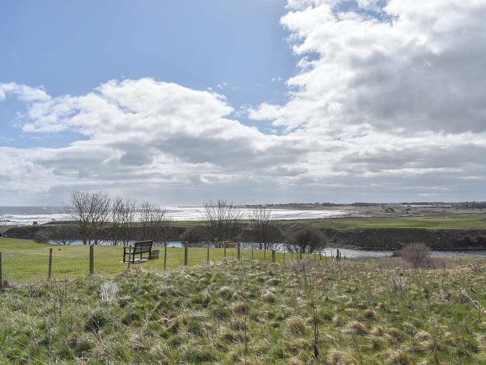 Setting | Och Moo at No. 47, Seahouses