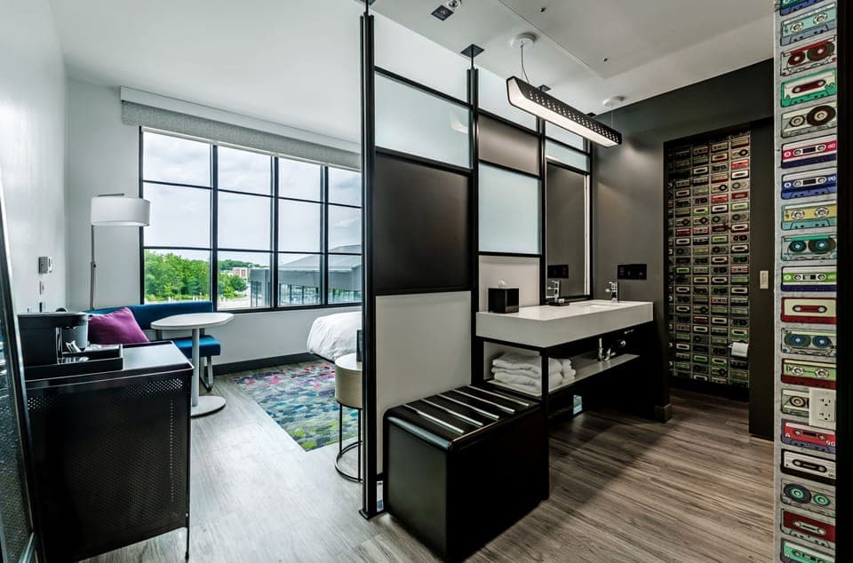 aloft, Room, 1 King Bed | Bathroom | Shower, rainfall showerhead, free toiletries, hair dryer