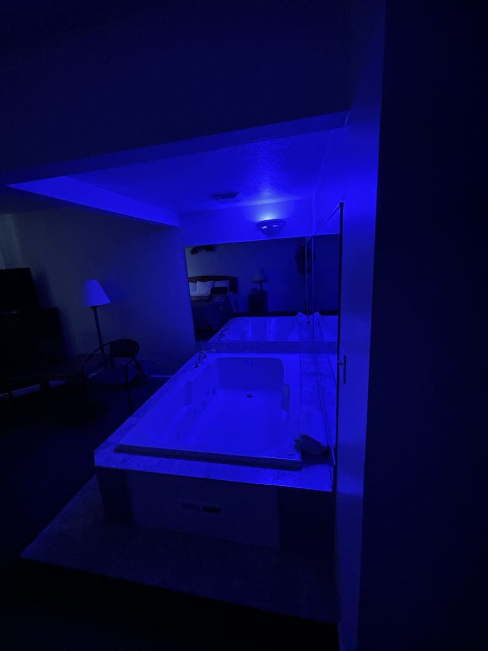 King Whirlpool Suite | Bed sheets