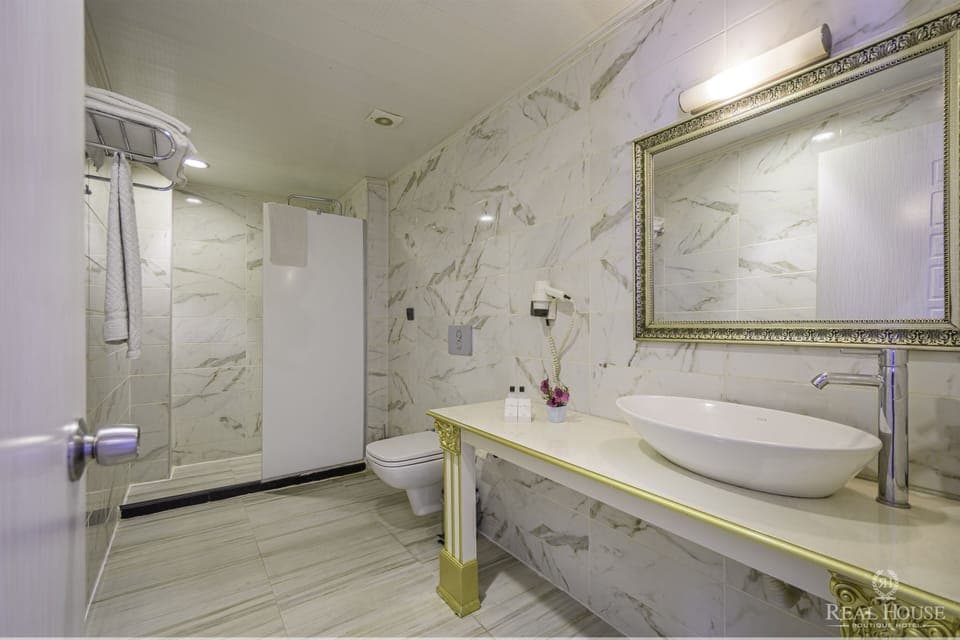 Standard Room | Desk, free WiFi, bed sheets