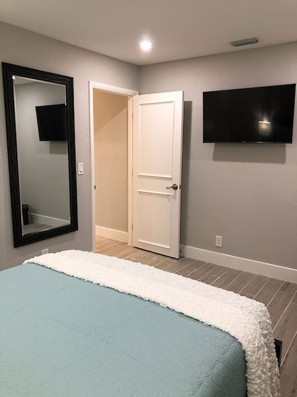 Third Bedroom - Queen Bed