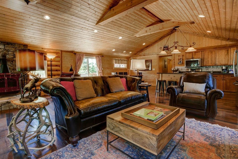 Cabin-style construction