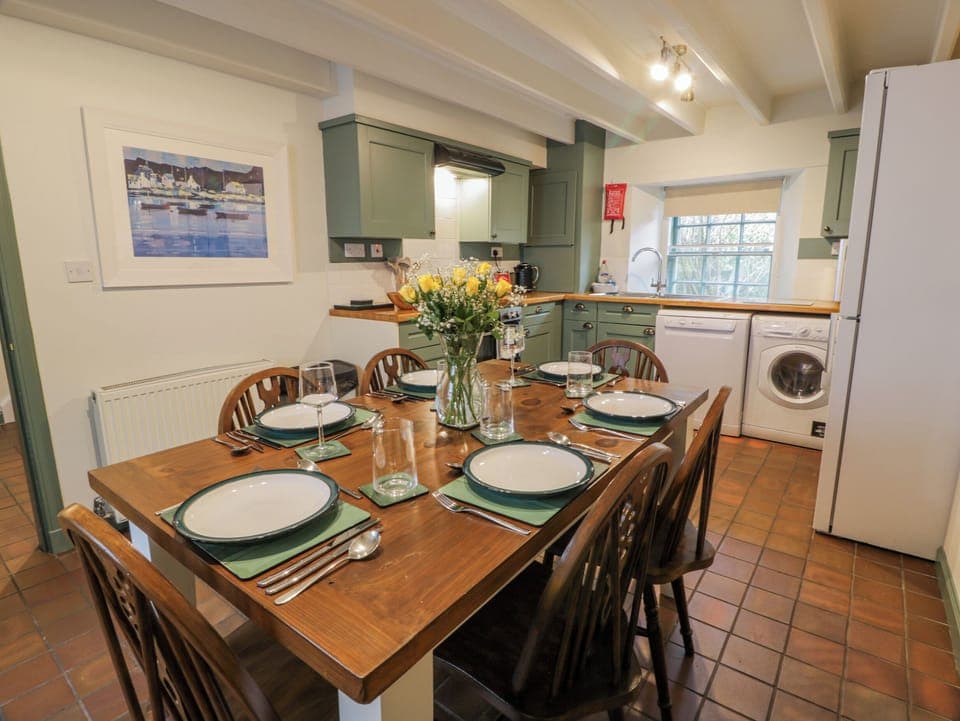 Cottage | Dining