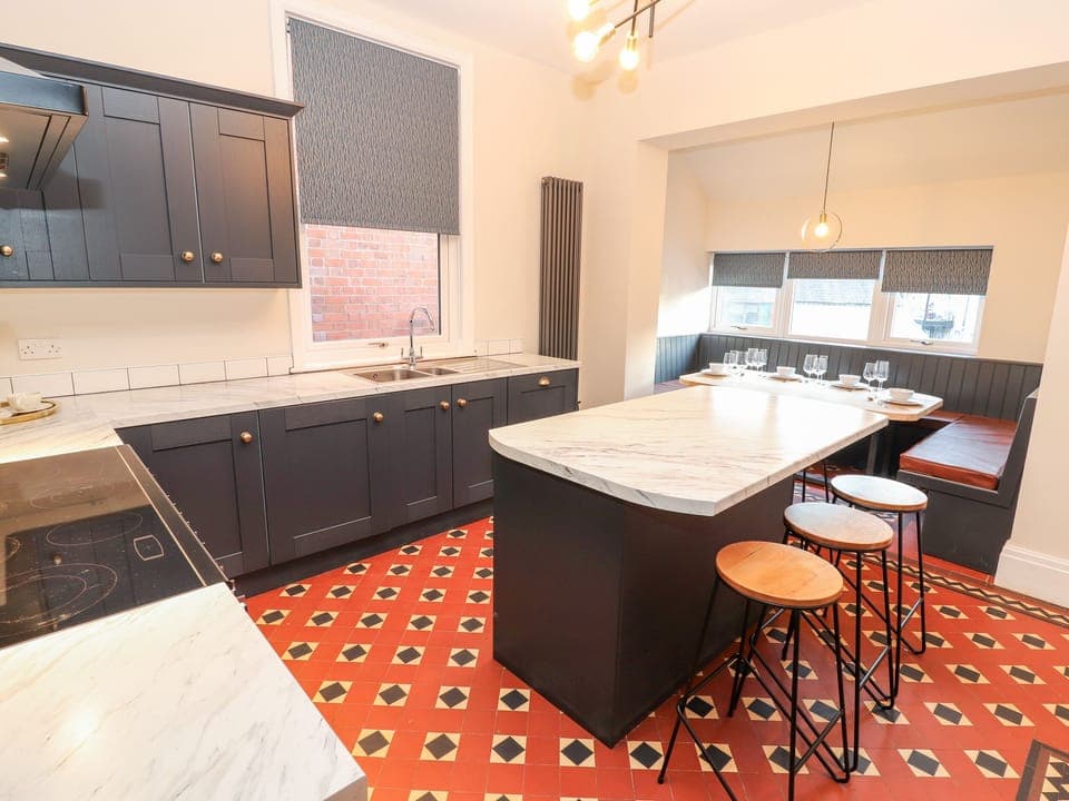 Cottage | Private kitchen | Fridge, dishwasher, electric kettle, toaster