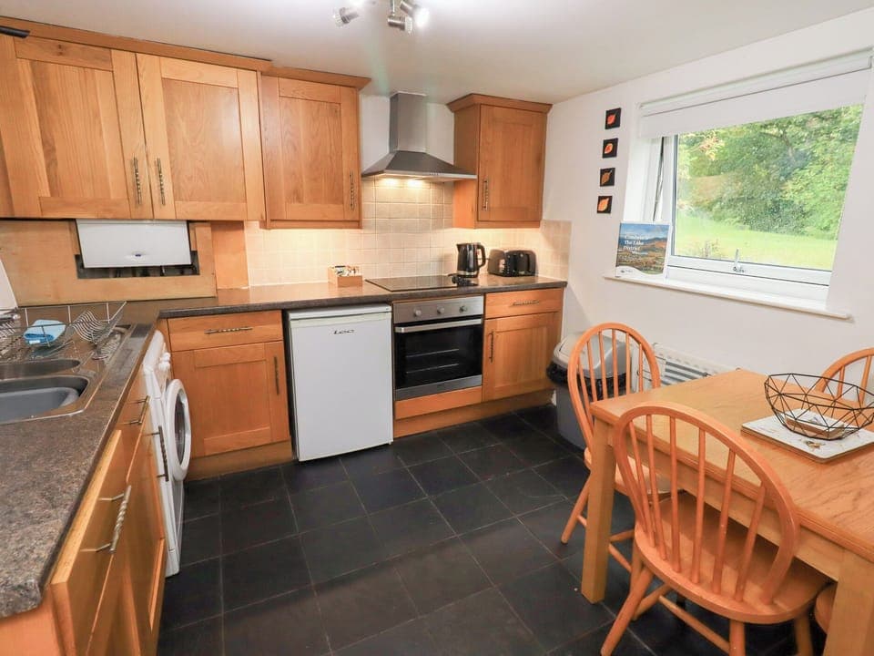 Cottage | Private kitchen | Fridge, dishwasher, electric kettle, toaster