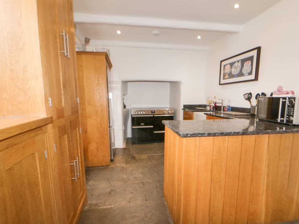 Cottage | Private kitchen | Fridge, dishwasher, electric kettle, toaster