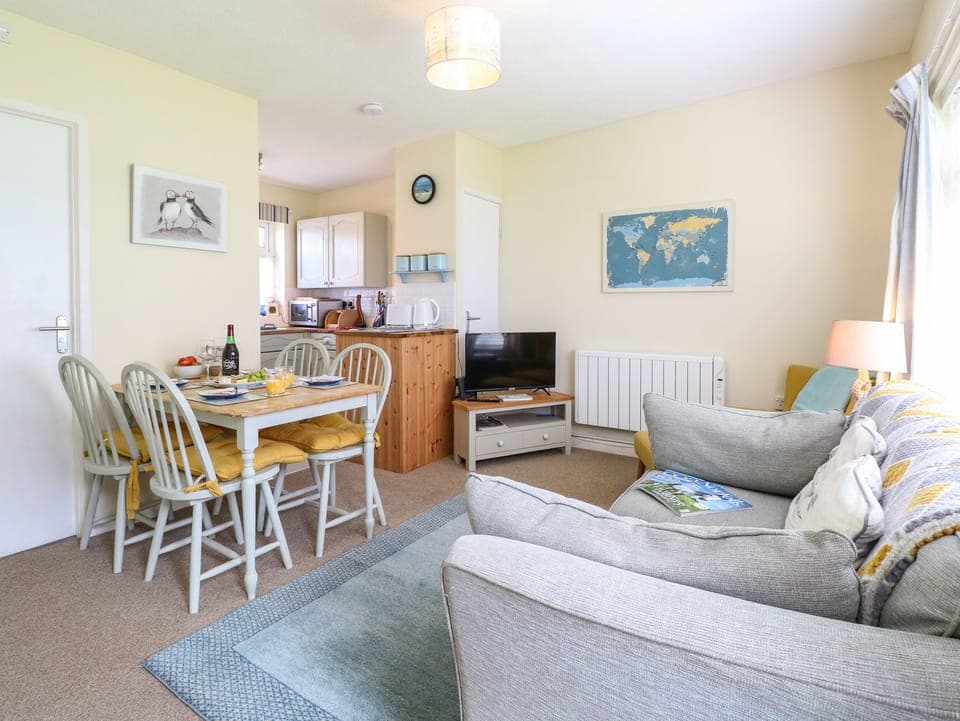 Cottage | Living area