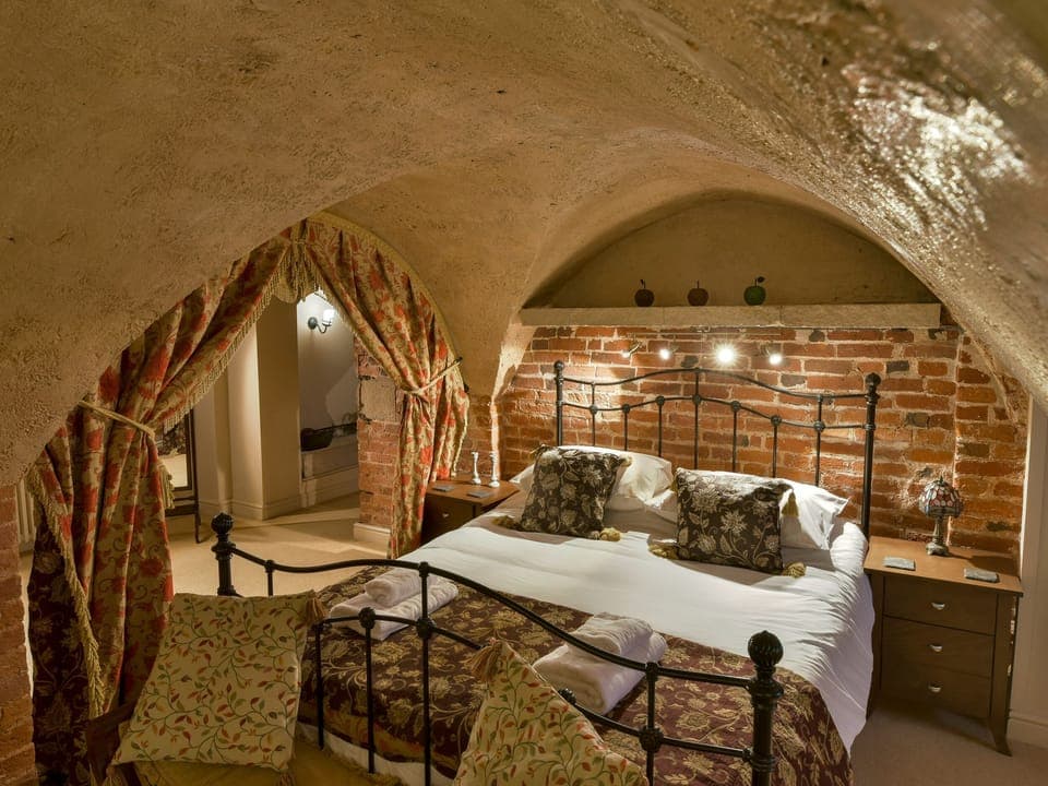 Cottage | 2 bedrooms, individually decorated, individually furnished, free WiFi