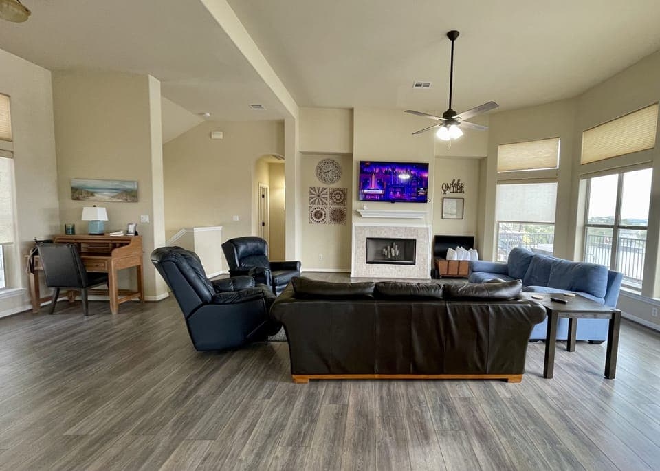 Plenty of comfy seating, desk & smart TV w/ Netflix & HBOMax