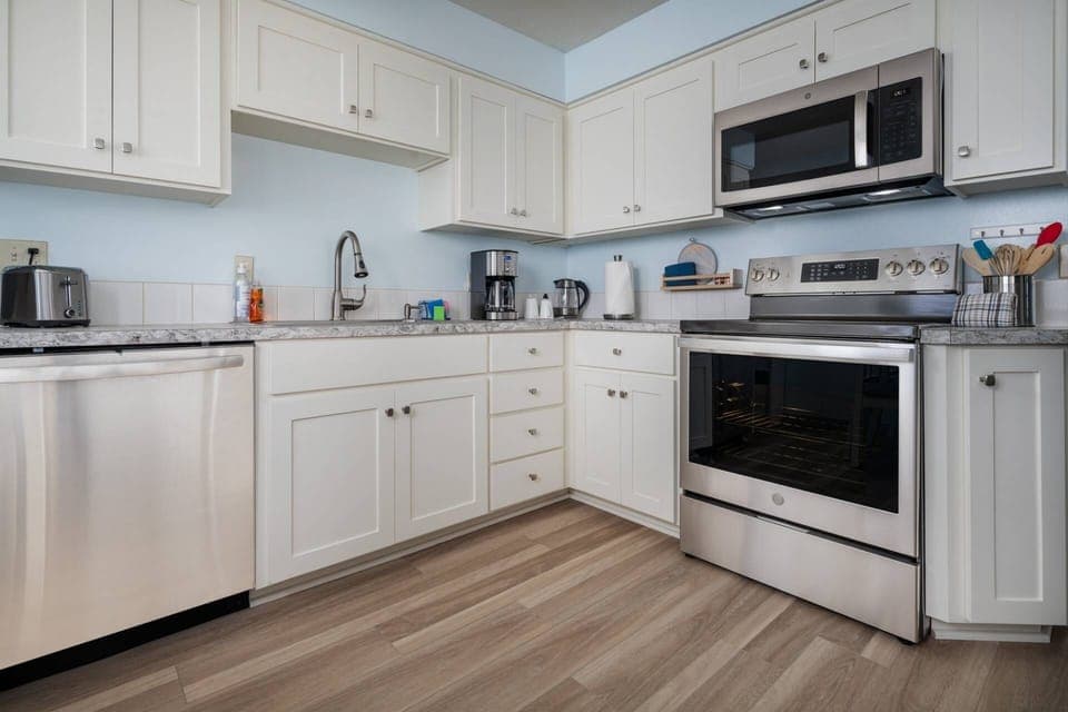 The place well equipped, comfortable couch, cozy kitchen.  -Ingrid