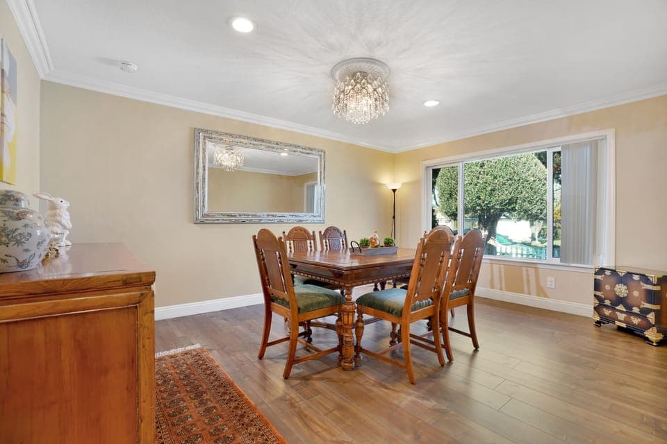 Dining Room- Large spacious dining room