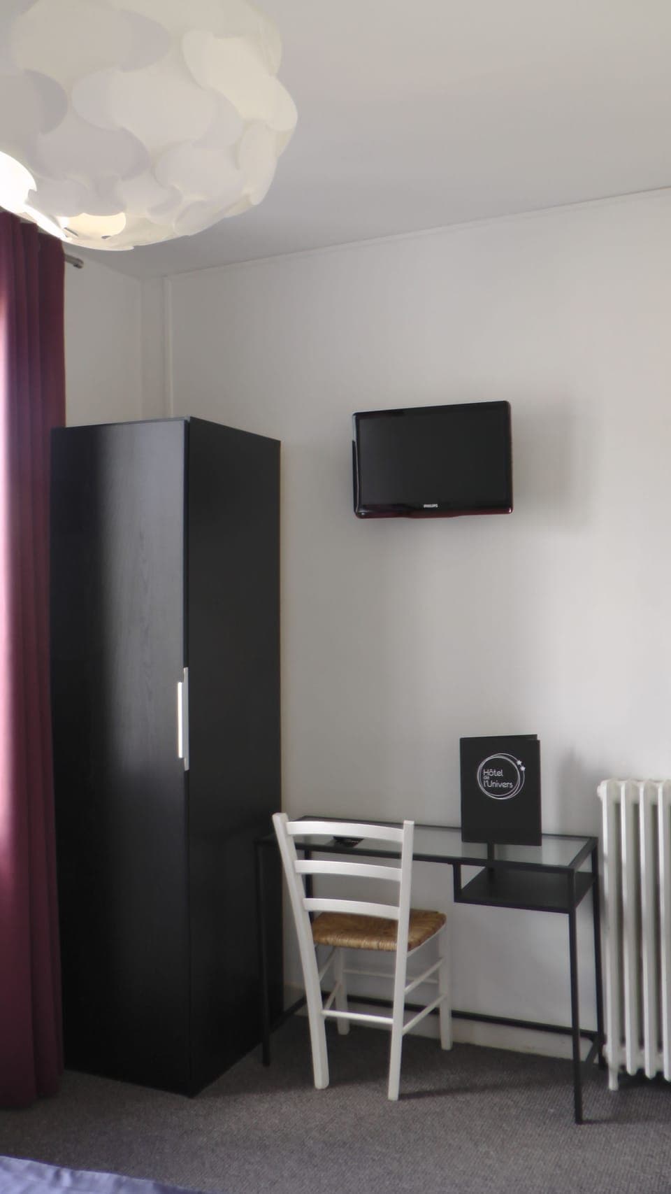 Room, Courtyard View | Hypo-allergenic bedding, individually decorated, desk, blackout drapes