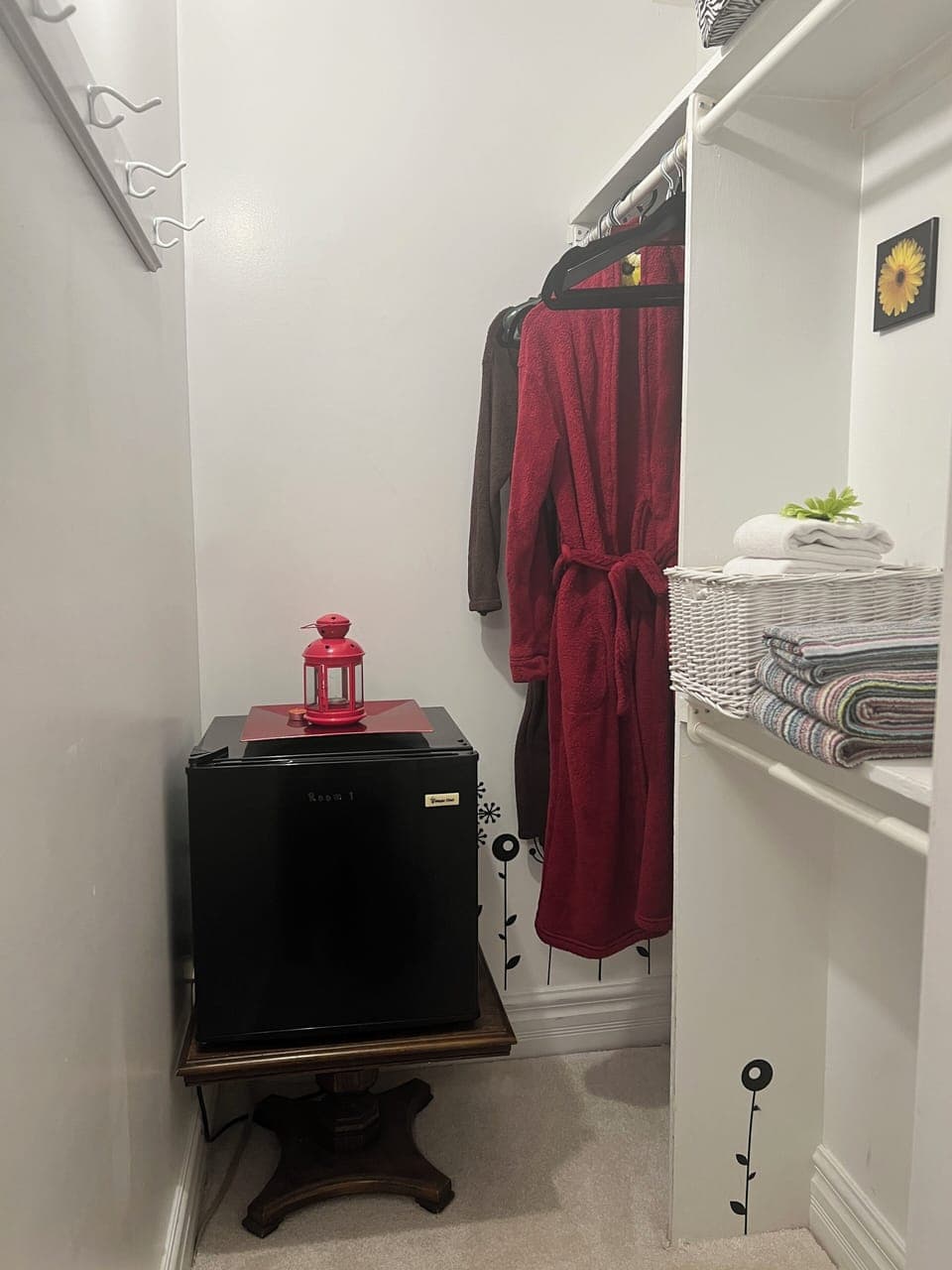 Standard Room, 1 Queen Bed | Hypo-allergenic bedding, down comforters, pillowtop beds