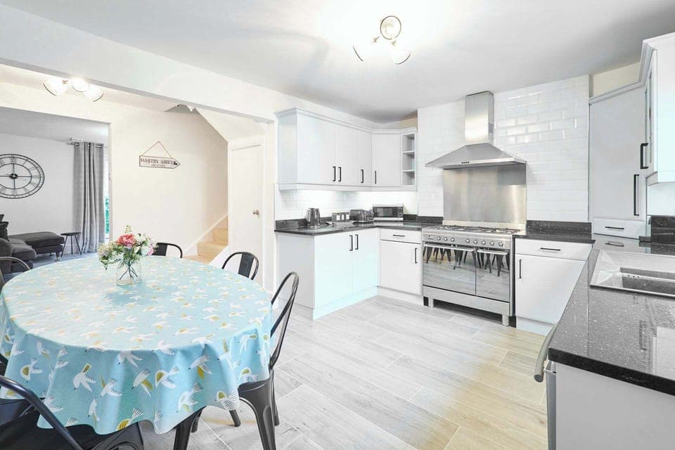 The Alby, Whitby - Host & Stay