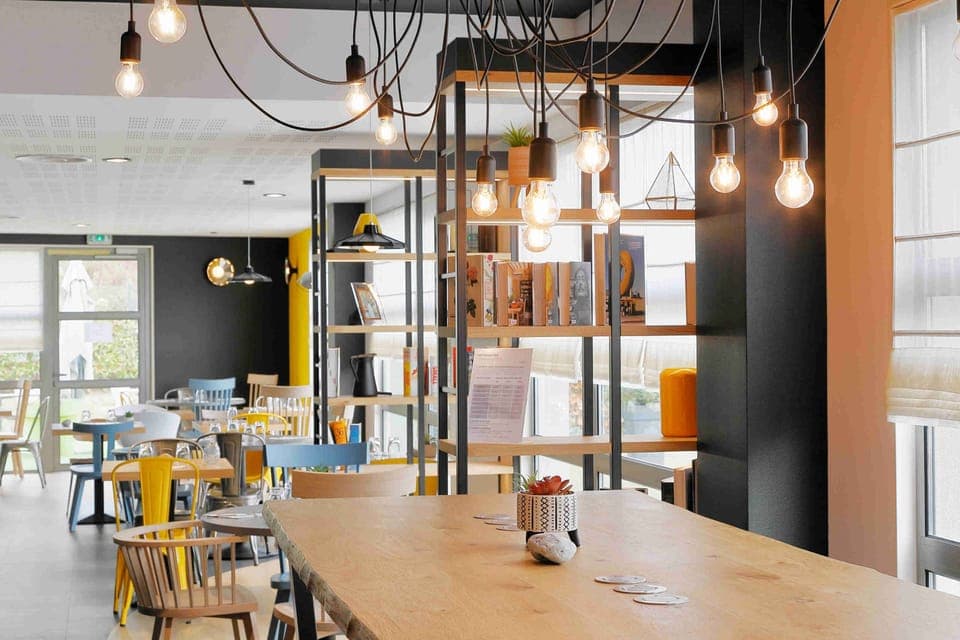 Lunch and dinner served