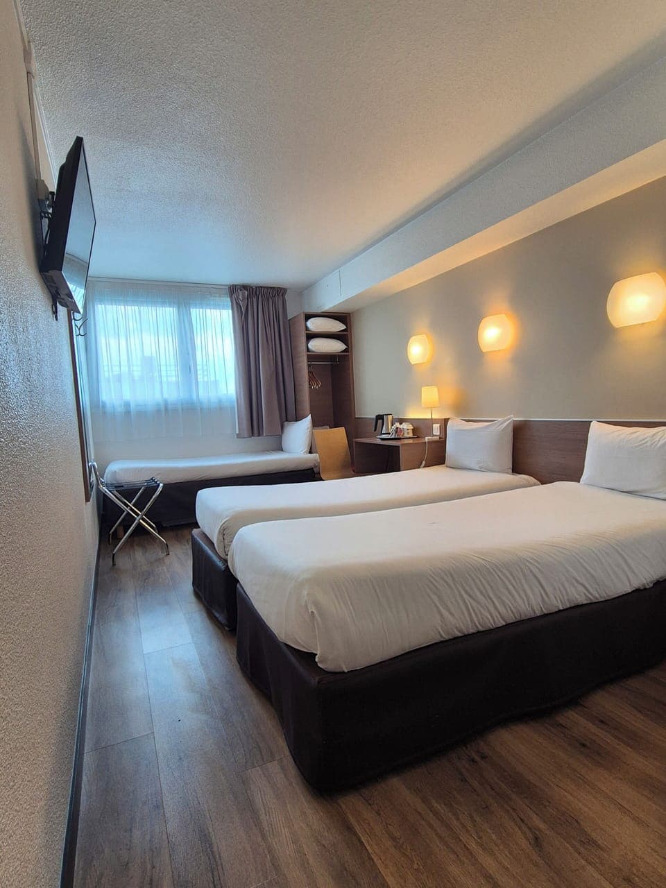 Standard Room, 3 Twin Beds | In-room safe, desk, blackout drapes, soundproofing