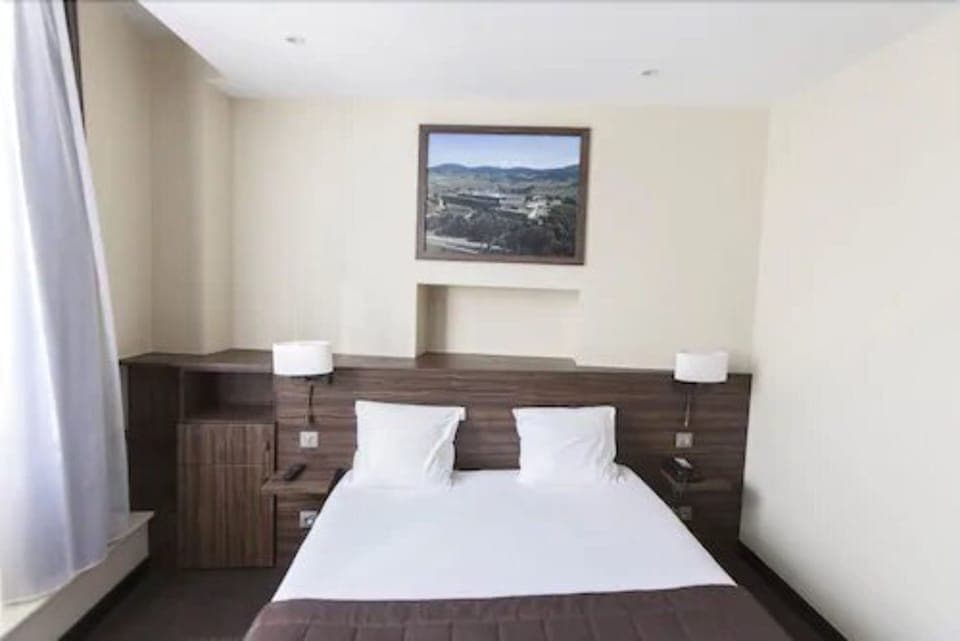 Family Room | Premium bedding, minibar, in-room safe, desk