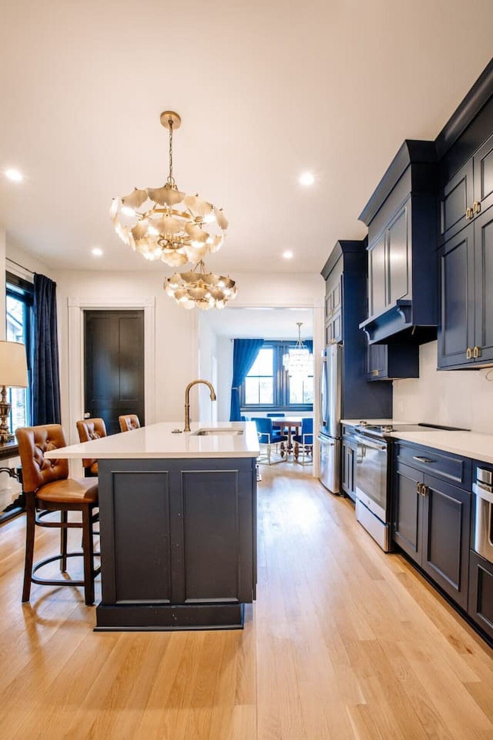 Gourmet Kitchen: Elegant design with modern fixtures, perfect for culinary adventures!