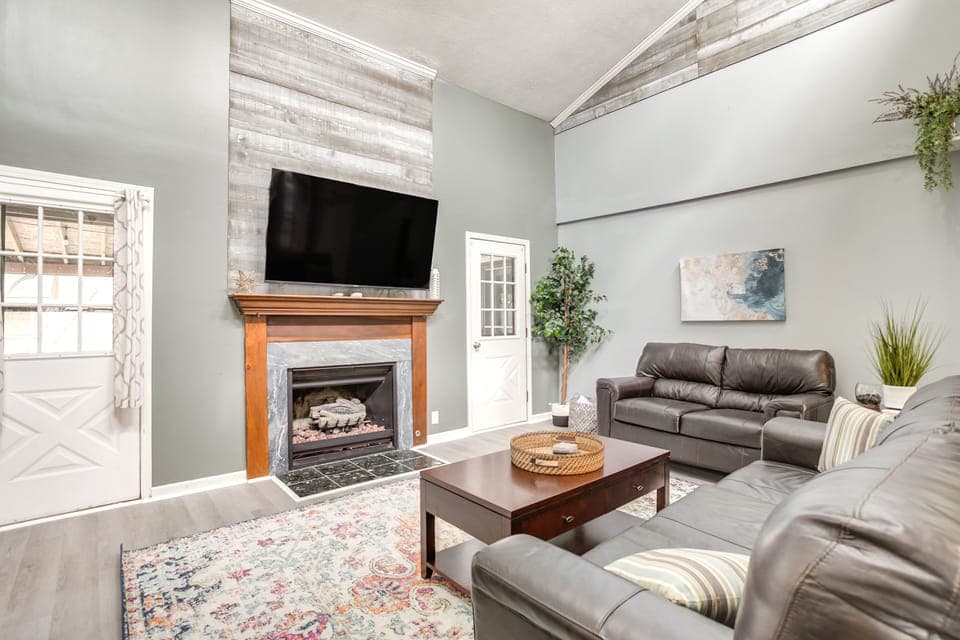 Huntsville Vacation Rental | 4BR | 2BA | 4 Steps to Enter | 1,700 Sq Ft