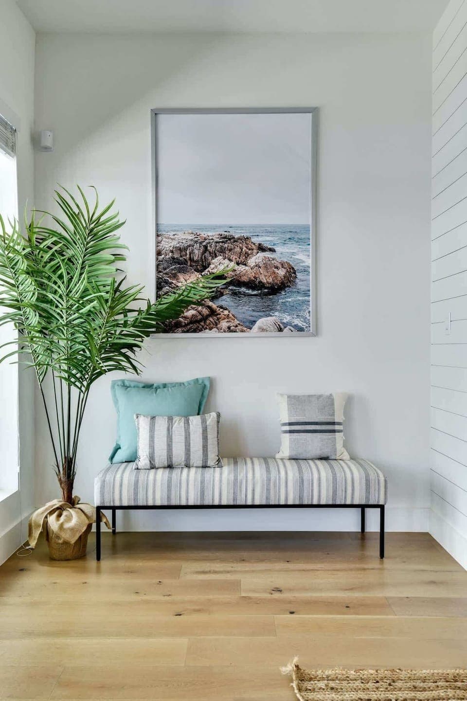 Cute seating nooks in the living room