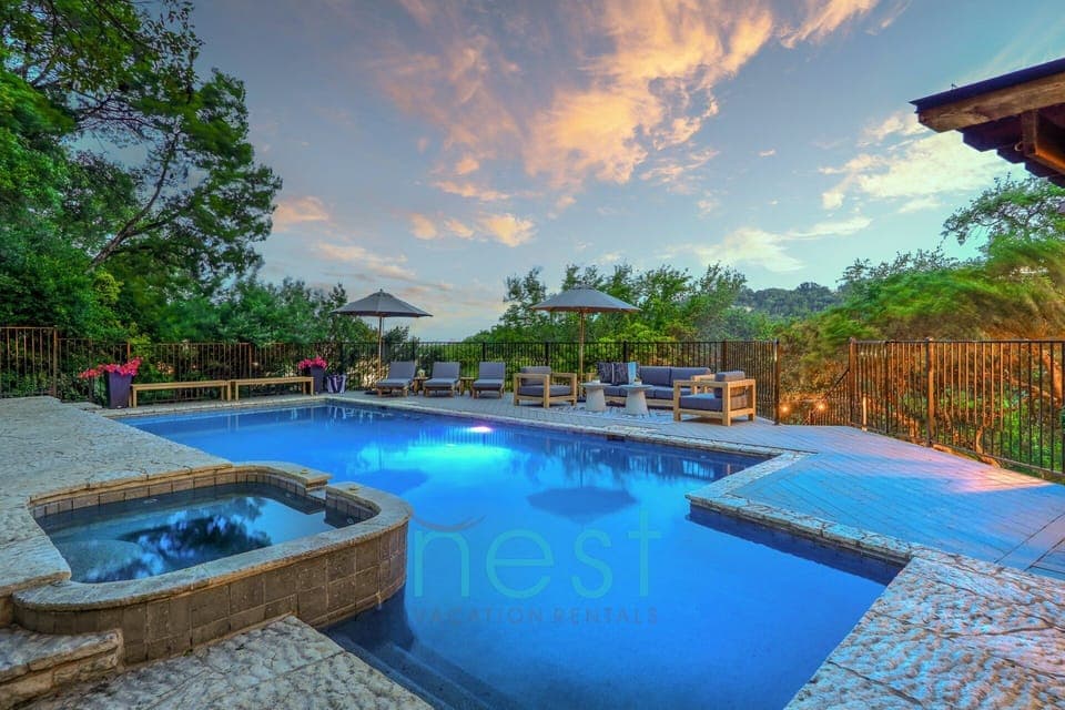 WELCOME TO HILLTOP OVERLOOK!