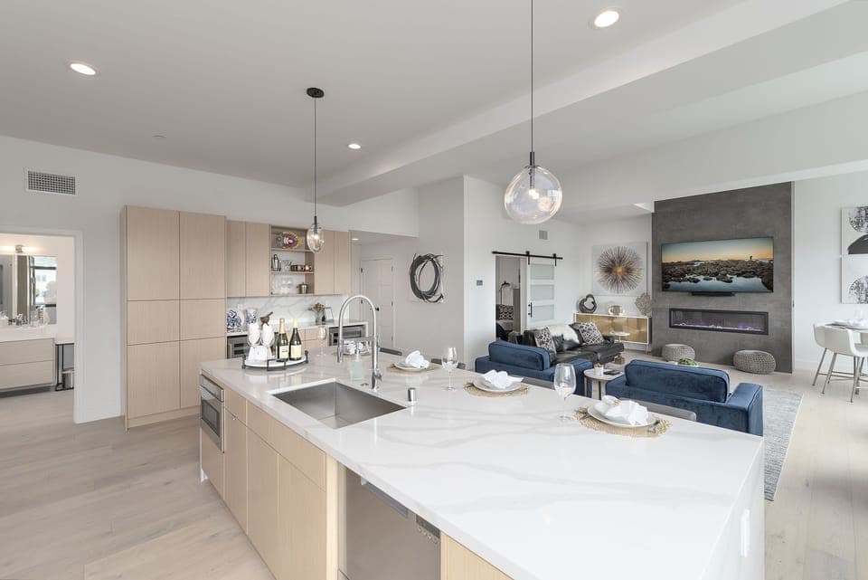 Fully Equipped Gourmet Kitchen