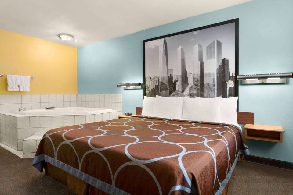 Desk, blackout drapes, free WiFi