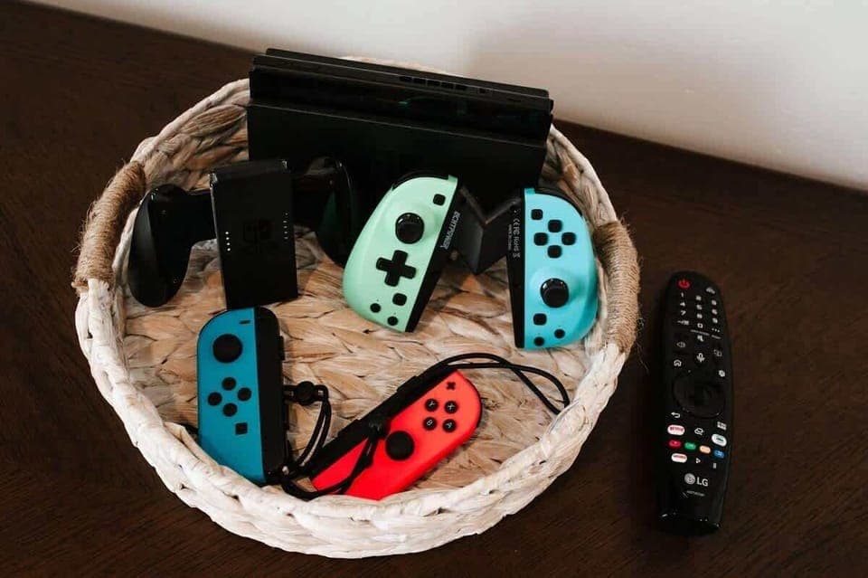 Gaming equipment in house #20