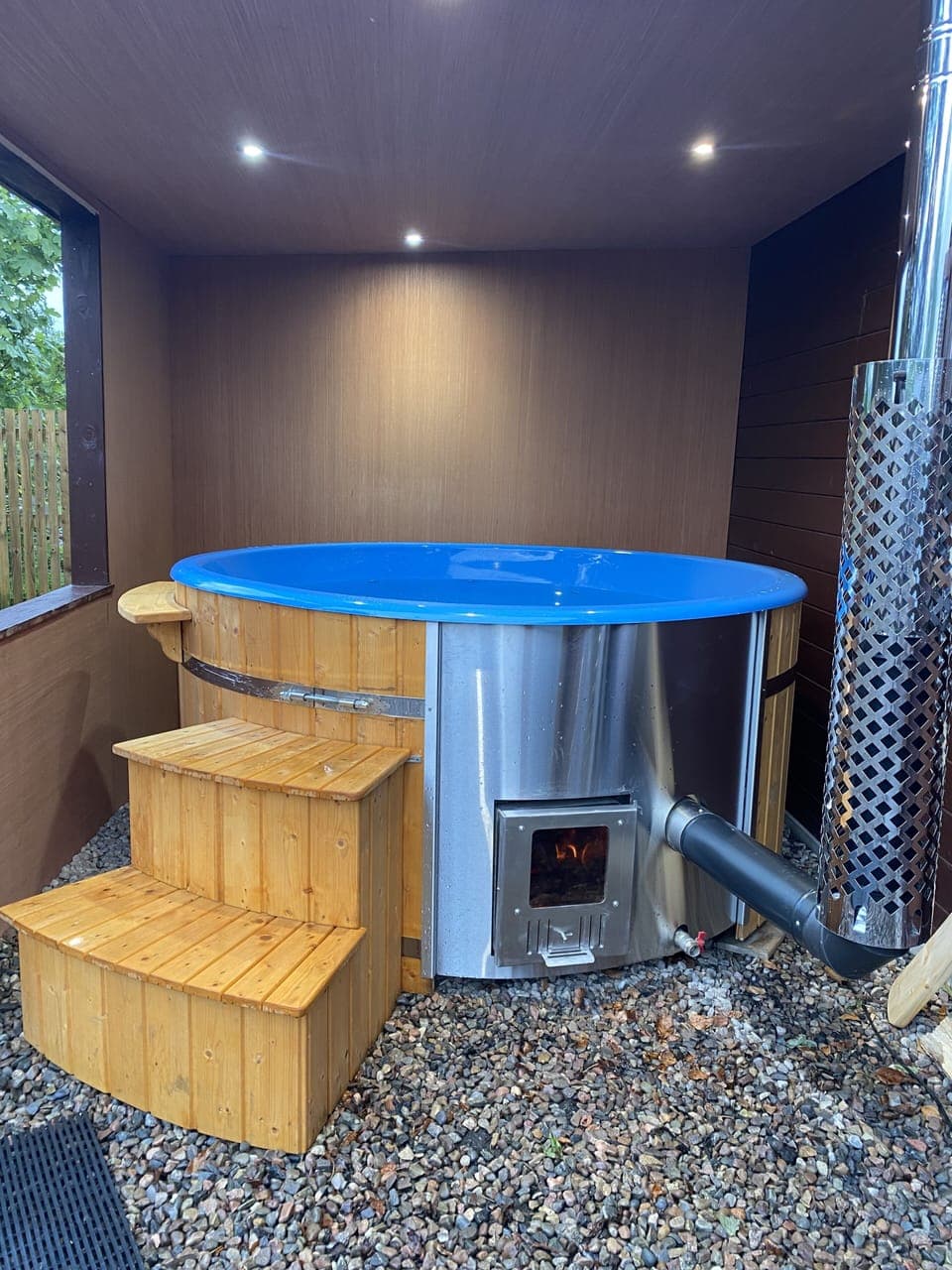 Chalet | Outdoor spa tub