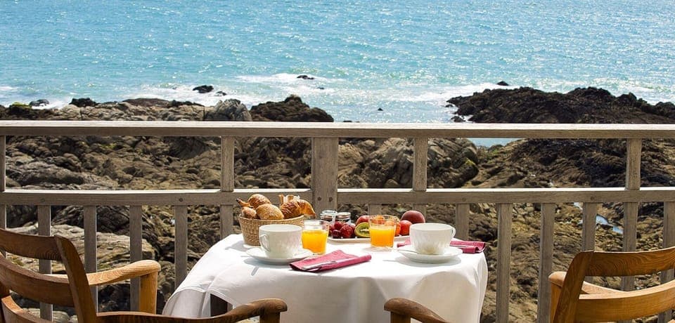 Daily cooked-to-order breakfast for a fee