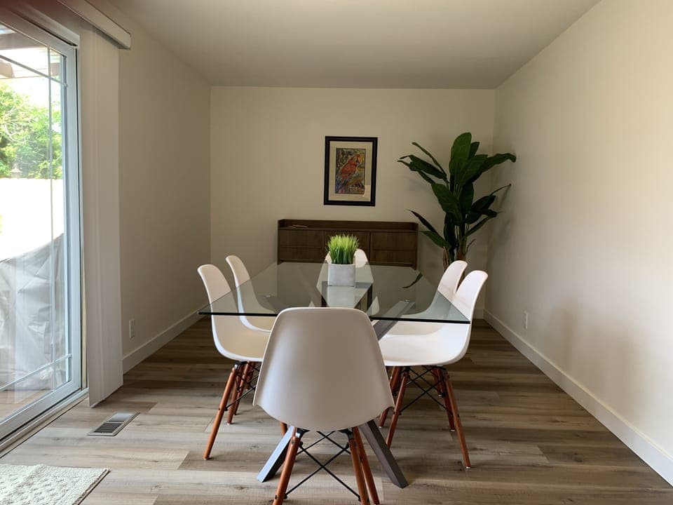 Dining table seats 6.