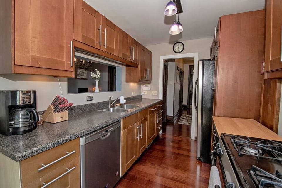 Updated and Fully Stocked Kitchen!