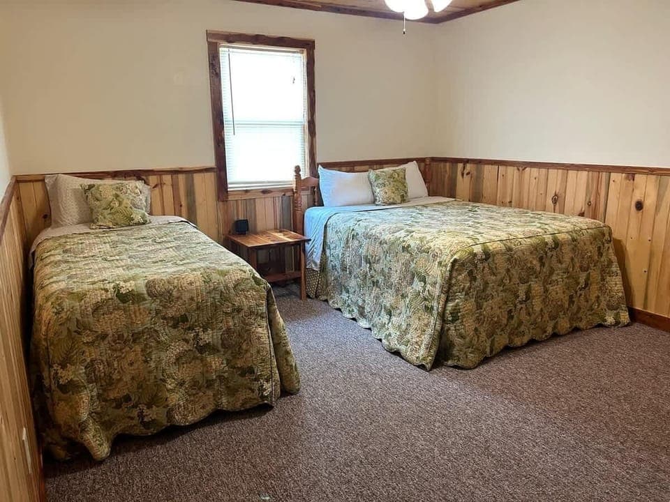 Twin and Queen in Bedroom 3