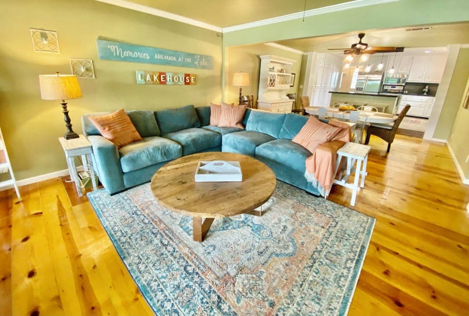 Convenient open floor plan