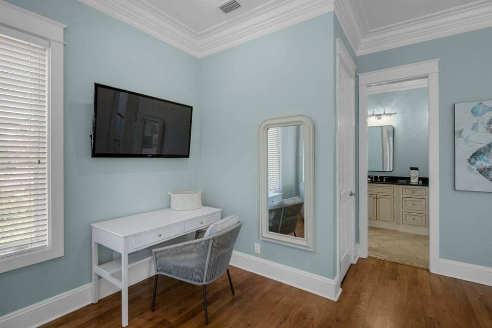 King Suite with full bathroom tub/shower combo. Access to balcony