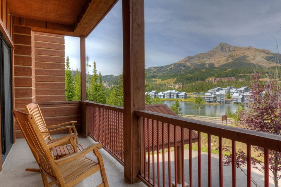 Enjoy coffee on the balcony | Exterior