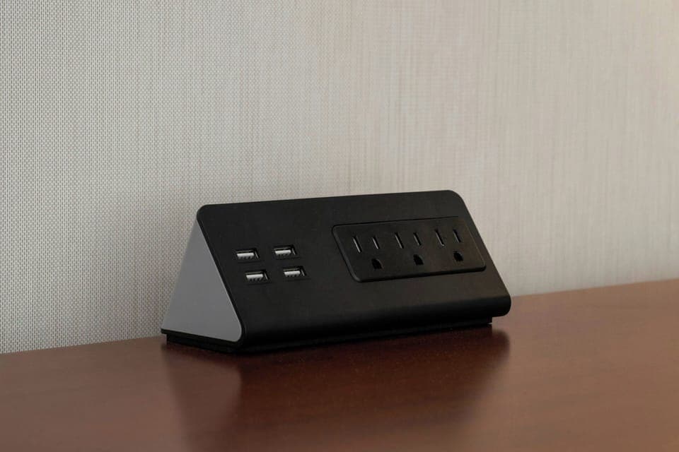 Premium bedding, desk, iron/ironing board, free WiFi